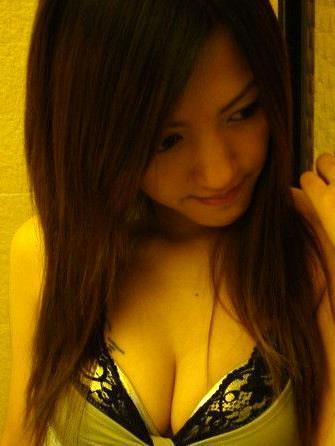 偷玩同学漂亮麻麻张嫣最新集小说